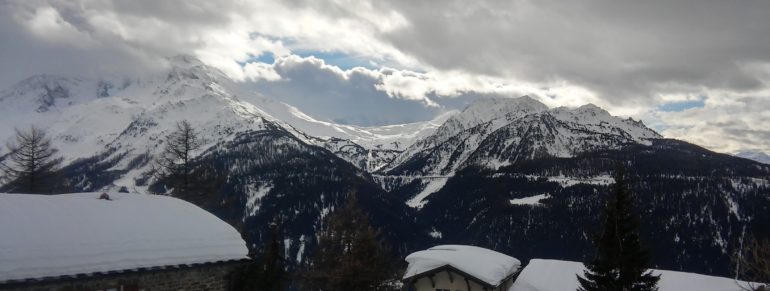 Skier aux Arcs – Paradiski